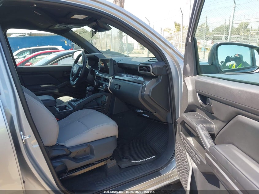 Toyota Tacoma – Photo 4