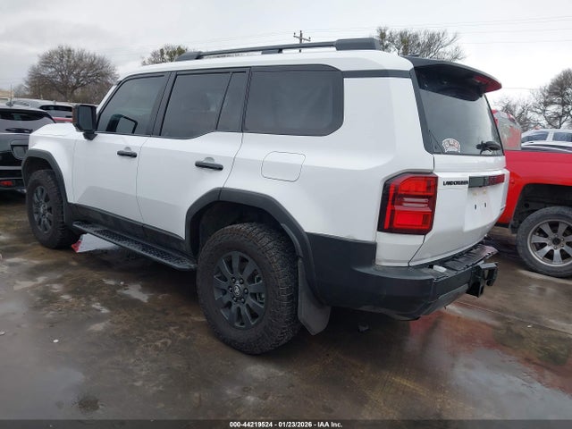 Toyota Land Cruiser 300 – Photo 4