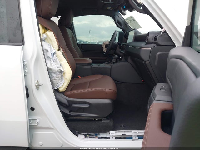 Toyota Land Cruiser 300 – Photo 6